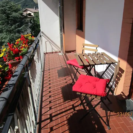 Apartment Rainbow House Esino Lario